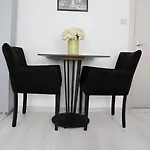 Bayer Apartment *