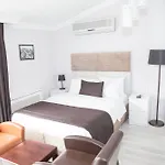 Bayer Apartment *