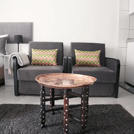 Bayer Apartment *